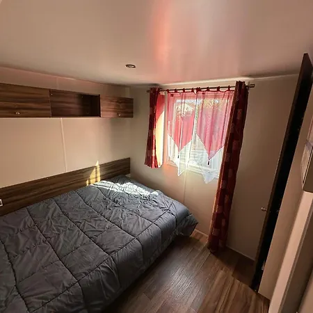 营地 Mobil-home Le Montourey *