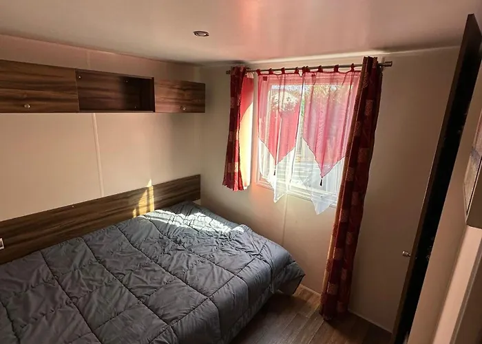 营地 Mobil-home Le Montourey *